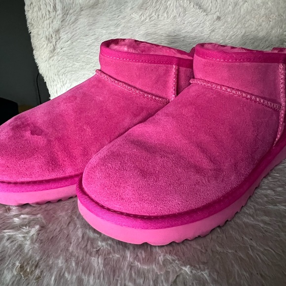RARE UGG Classic Ultra Mini Boot PINK - Picture 2 of 8
